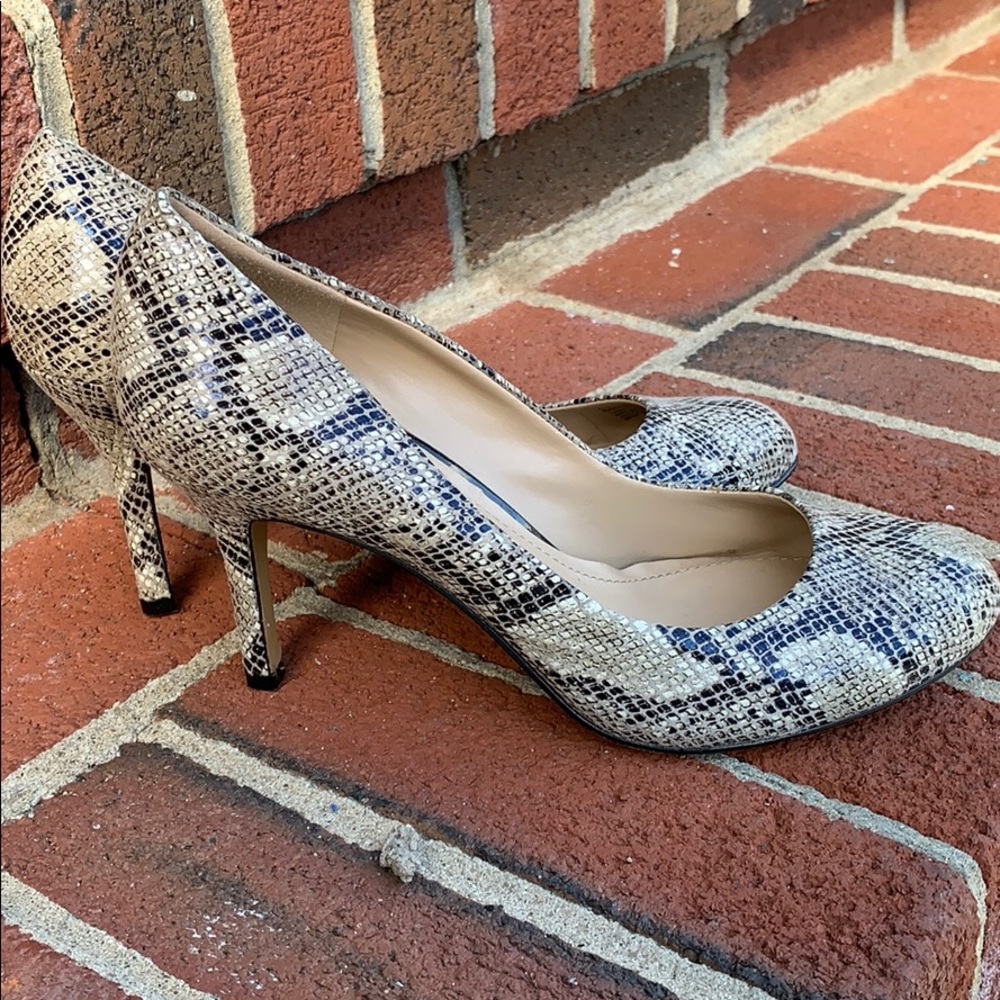 Vince Camuto Heals